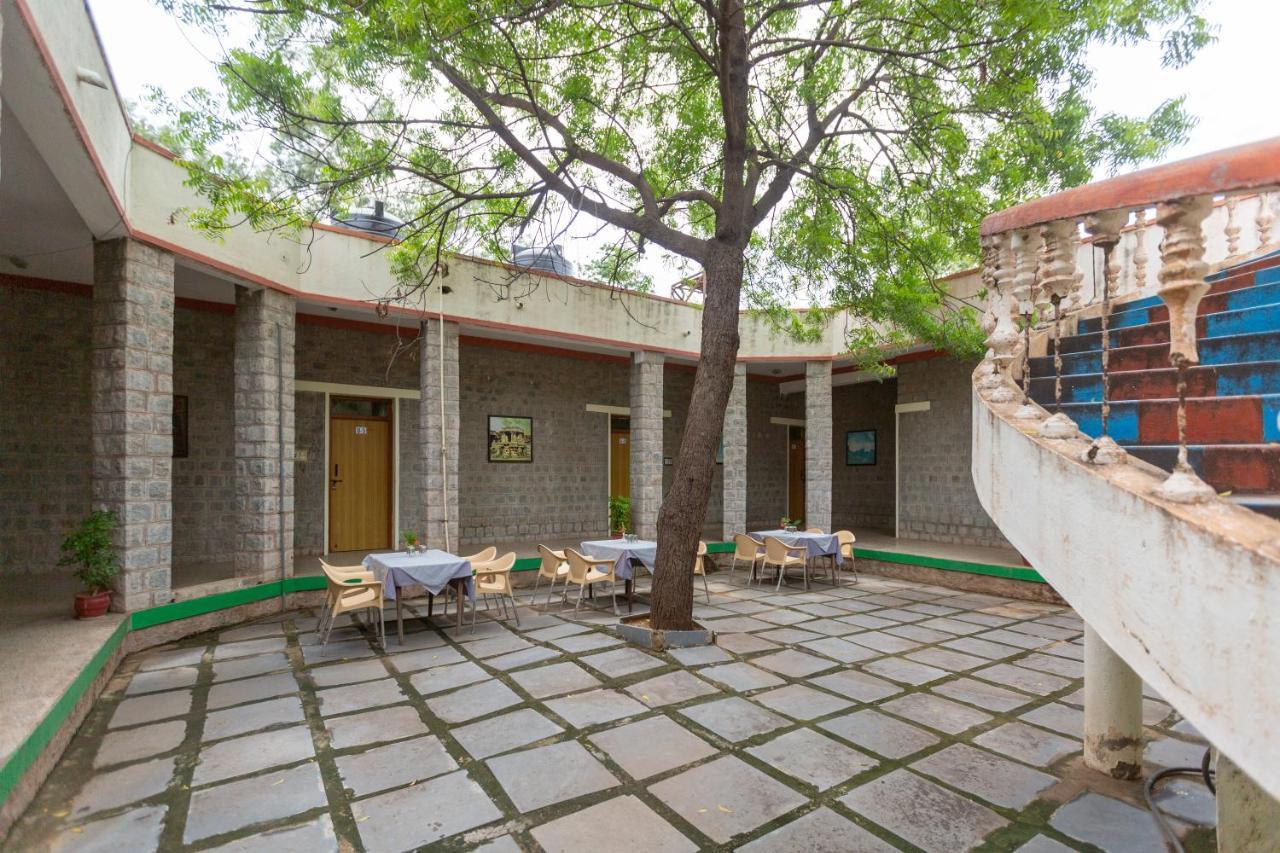 Kstdc Hotel Mayura Bhuvaneshwari Kamalapur Hampi Exterior foto